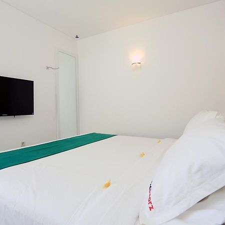 فندق Reddoorz Near Pantai Jerman كوتا المظهر الخارجي الصورة