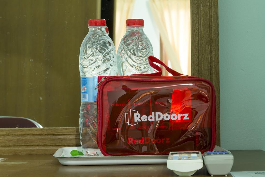 فندق Reddoorz Near Pantai Jerman كوتا المظهر الخارجي الصورة