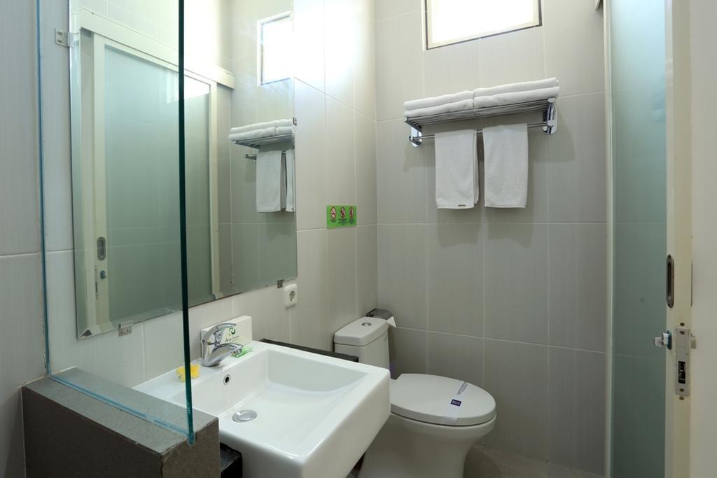 فندق Reddoorz Near Pantai Jerman كوتا المظهر الخارجي الصورة