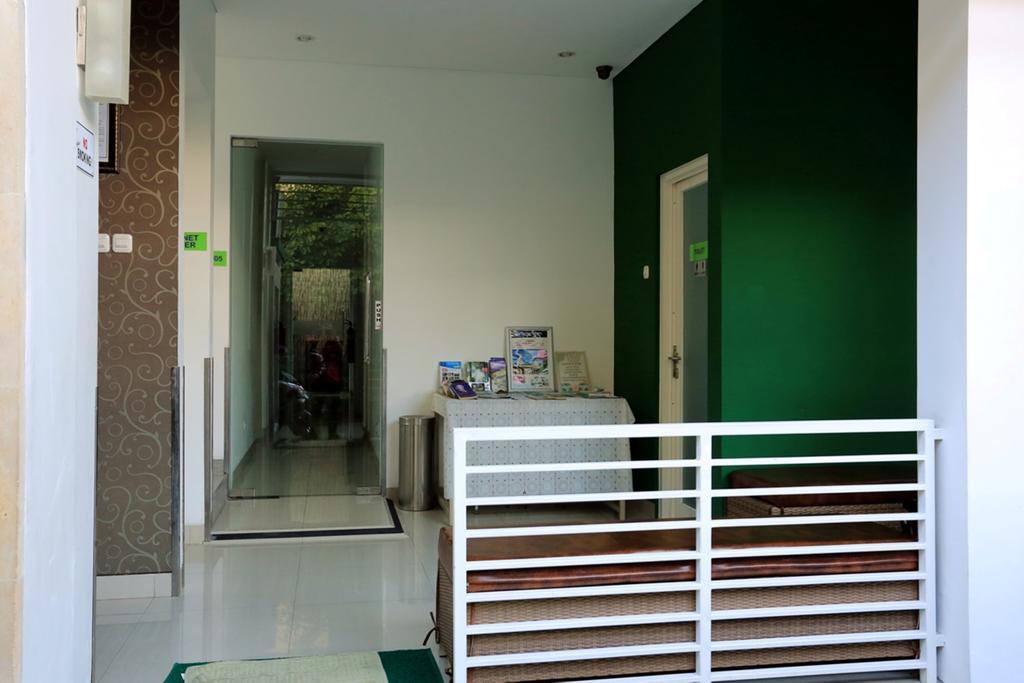فندق Reddoorz Near Pantai Jerman كوتا المظهر الخارجي الصورة