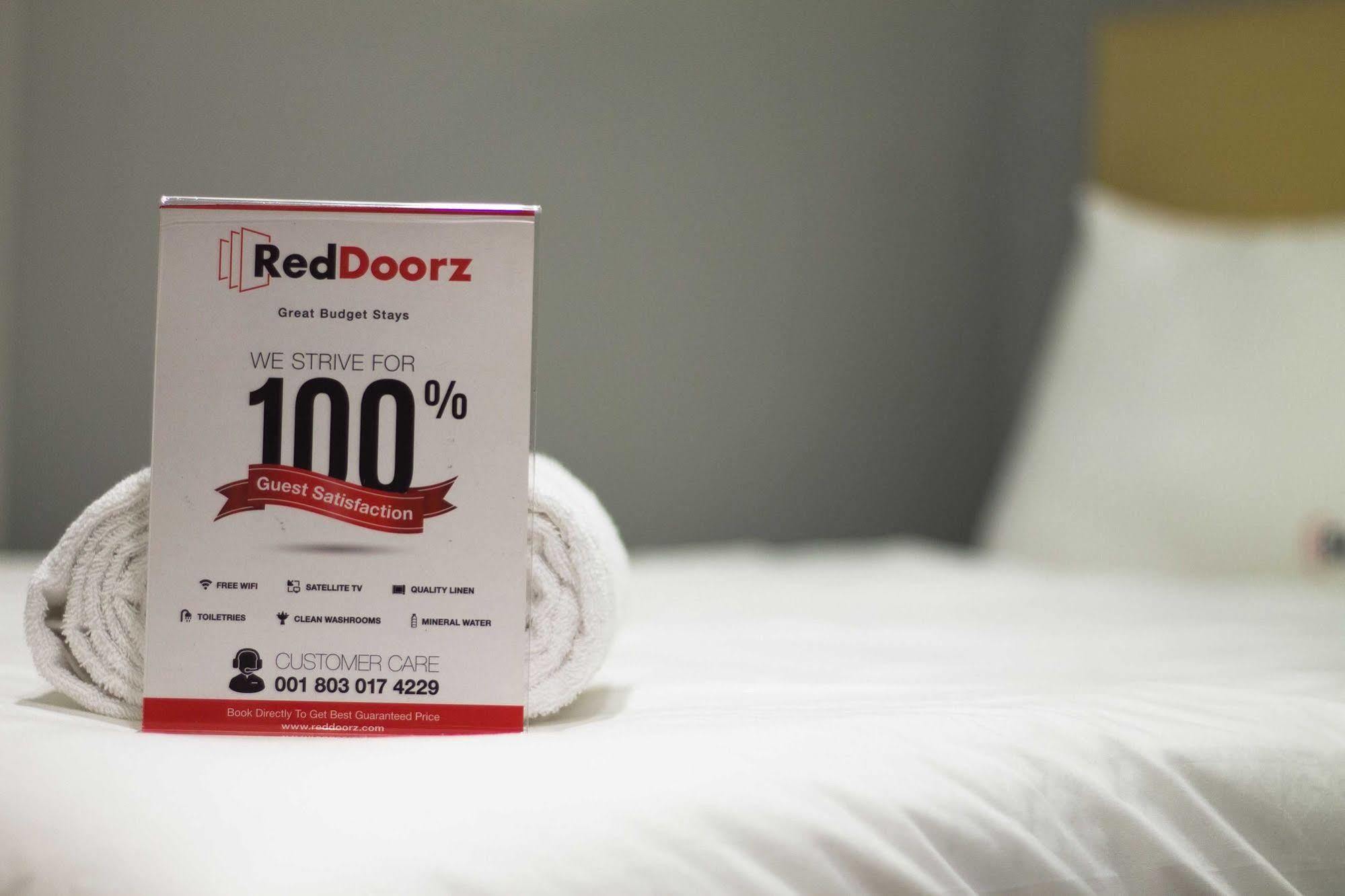 فندق Reddoorz Near Pantai Jerman كوتا المظهر الخارجي الصورة